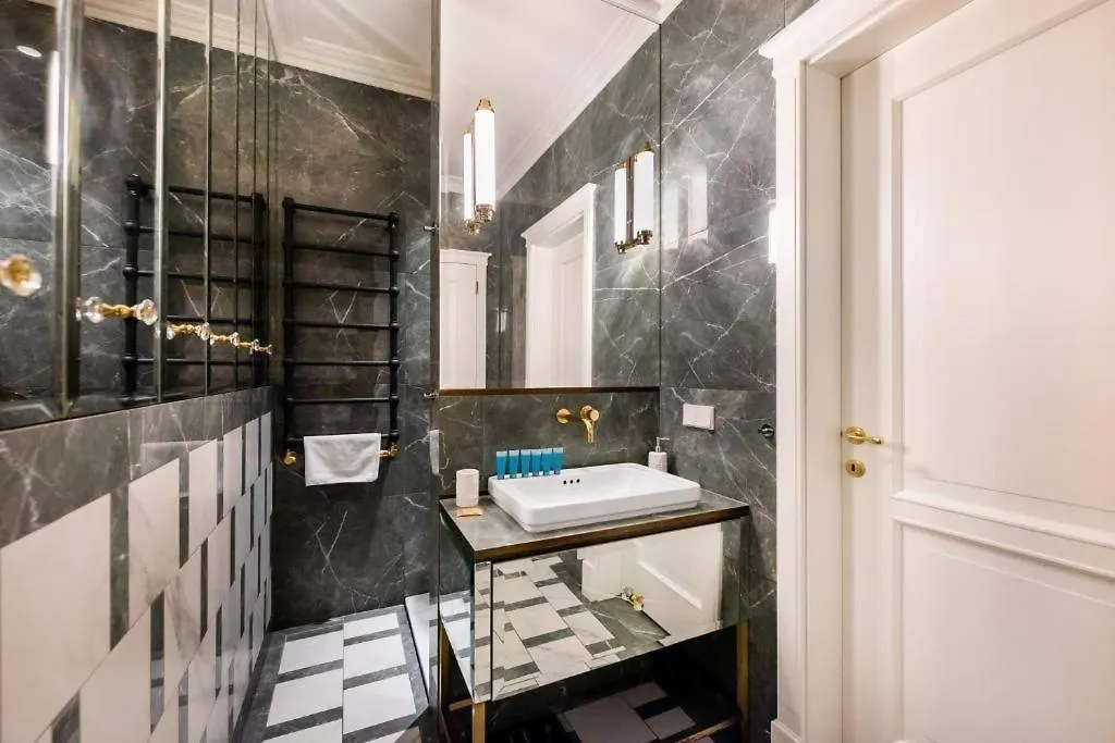 Luxury Garden Apartment ワルシャワ