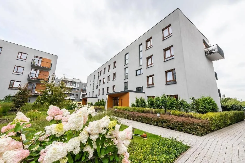 Luxury Garden Apartment ワルシャワ 0*,