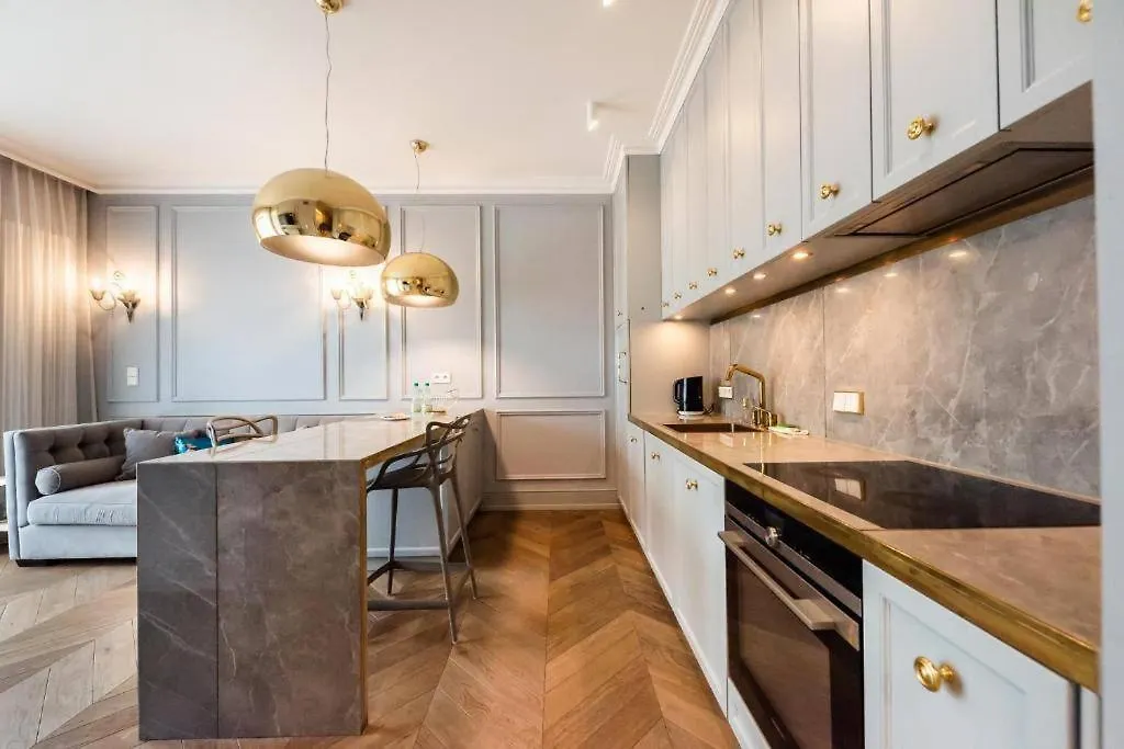 Luxury Garden Apartment ワルシャワ