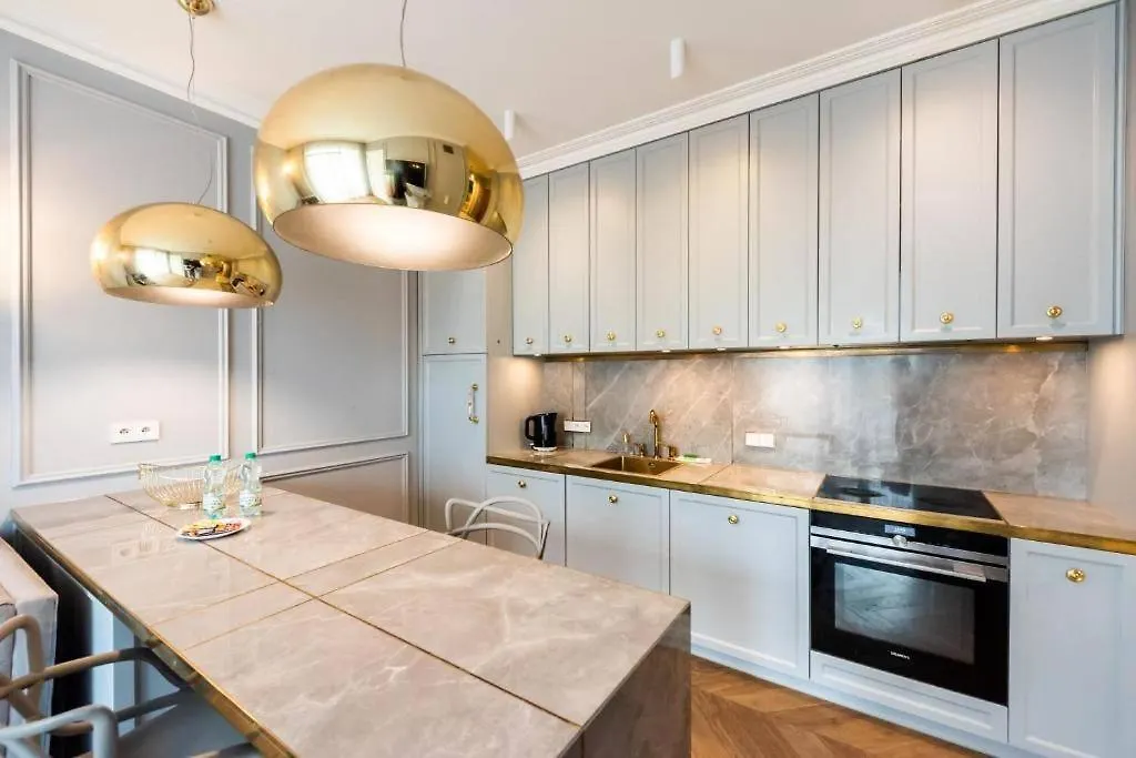 Luxury Garden Apartment ワルシャワ