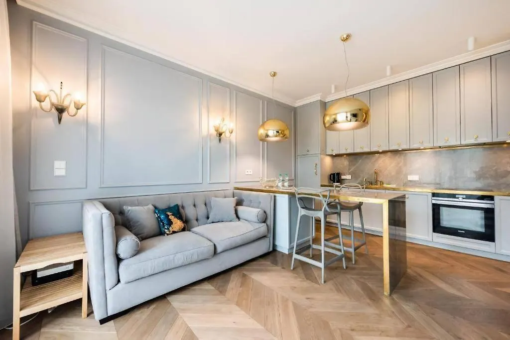 Luxury Garden Apartment ワルシャワ